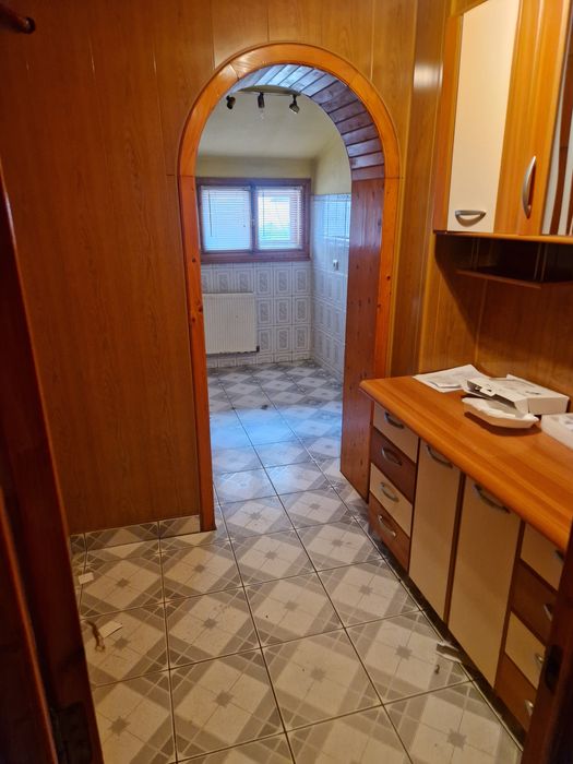 Apartament 2 camere vizavi liceul Emil Botta
