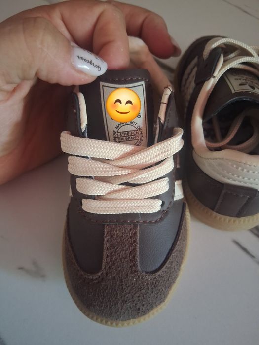 Adidași noi bebe mărimea 21