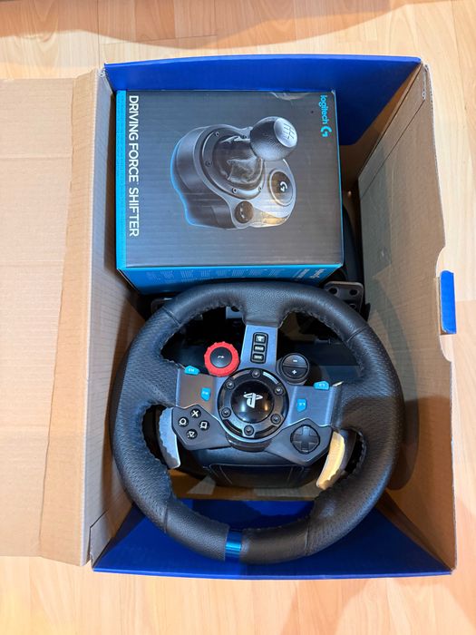 Vând volan Logitech G29 + schimbător de viteze