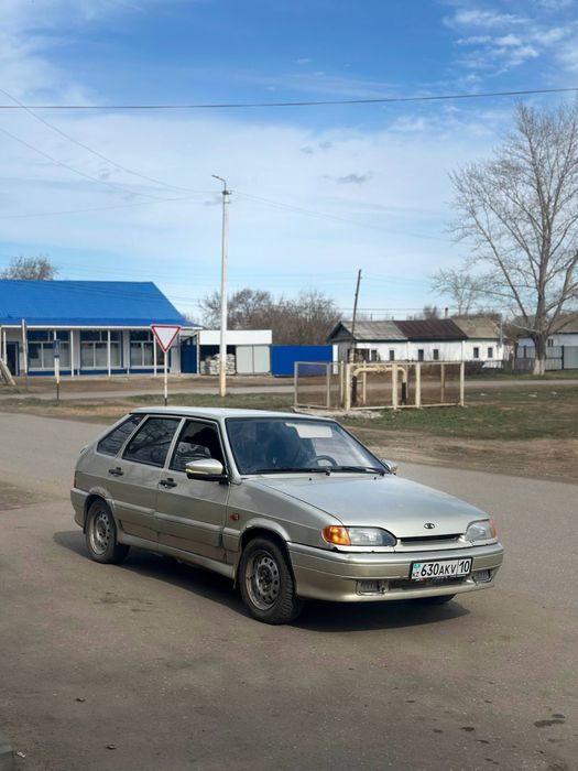 Ваз 2114 на бодром ходу