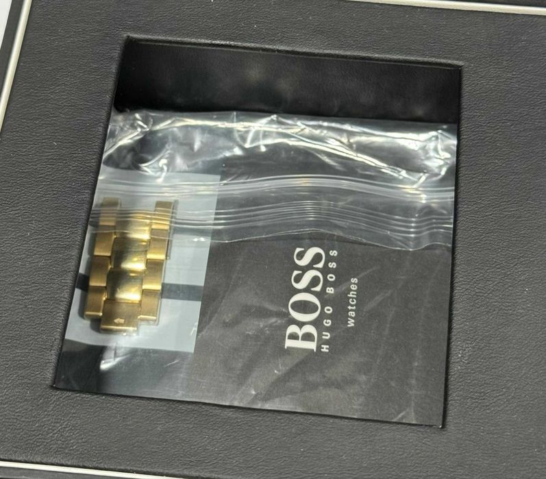 Продавам Часовник  Hugo Boss