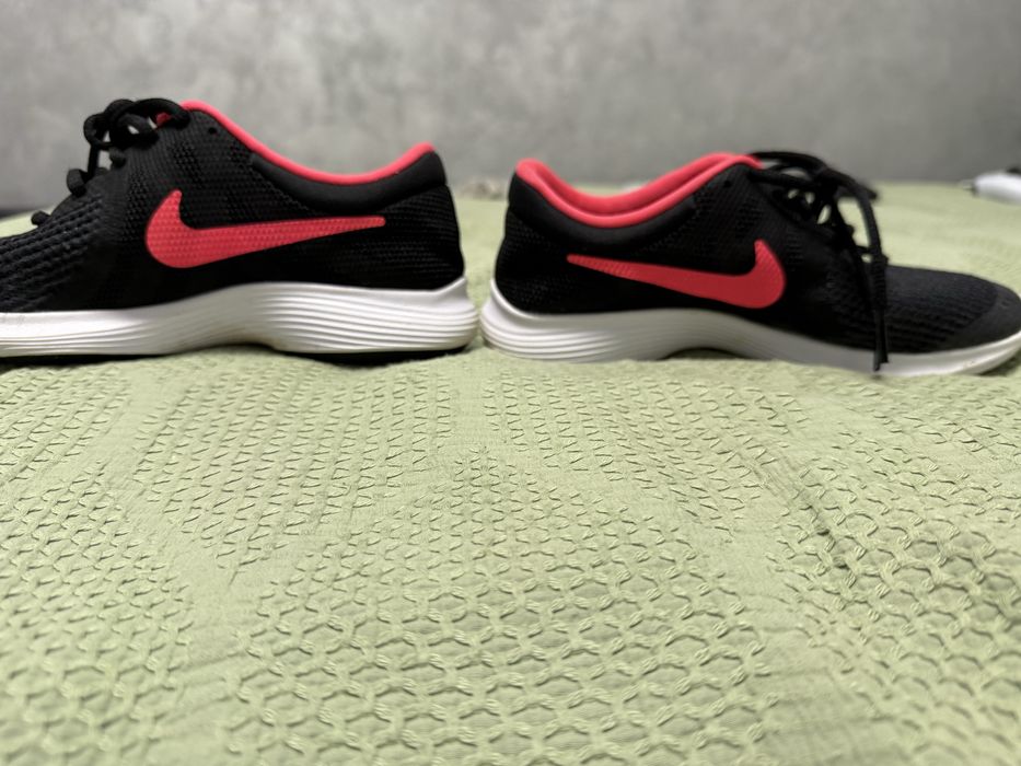 Papuci Nike Alergat (Nike Revolution 4)