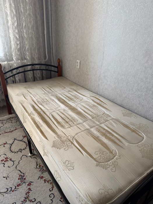 Кровати с матрацом  размер 90/200