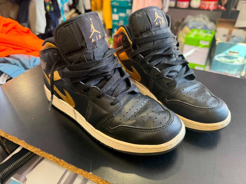 Jordan original mărime 38,5