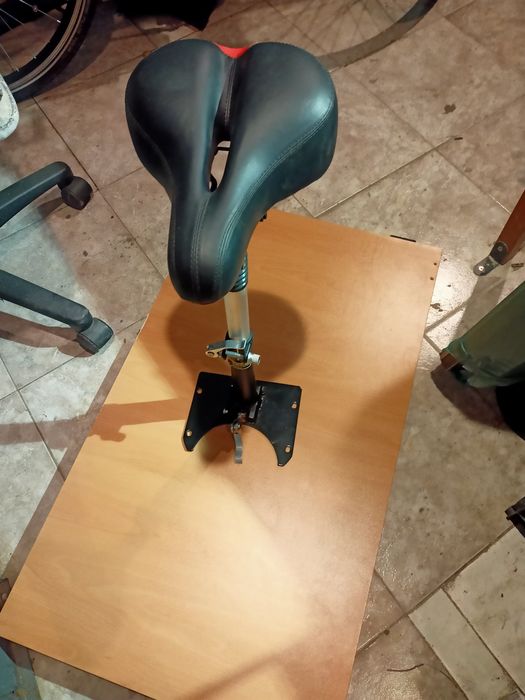 Седалка разглобяема за скутер тротинетка