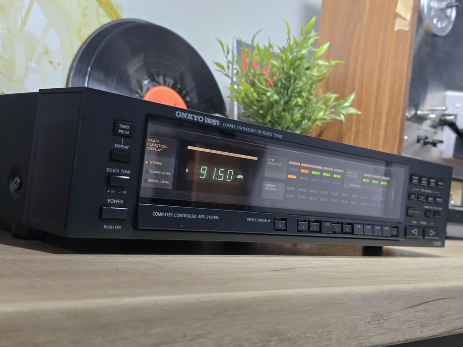 Radio tuner ONKYO INTEGRA T-9900, varf de serie , digital, hifi