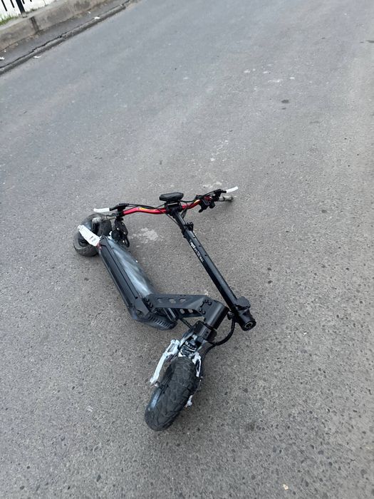 продам эльктросамокат кукогирин г2 мах