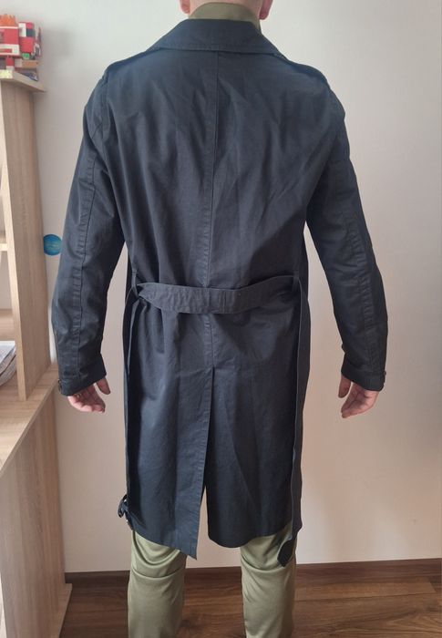 Trenci barbati cu centura