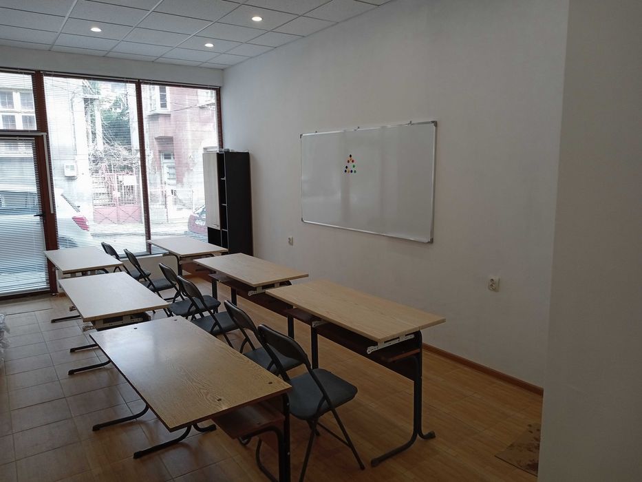 Дава се под наем Офис в Велико Търново, Център - 130 кв.м за 395 € - Снимка #3