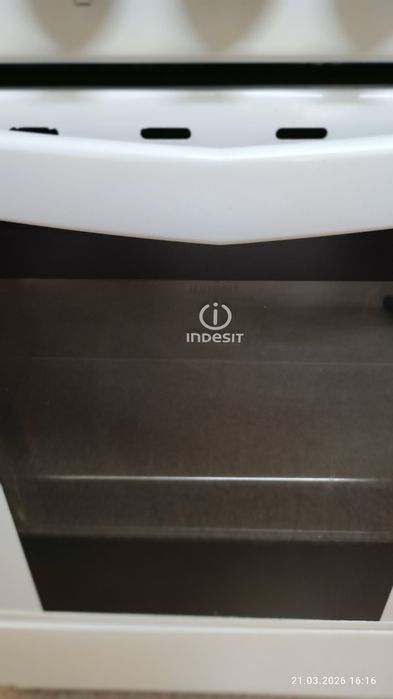 Продам по плиту INDEZIT