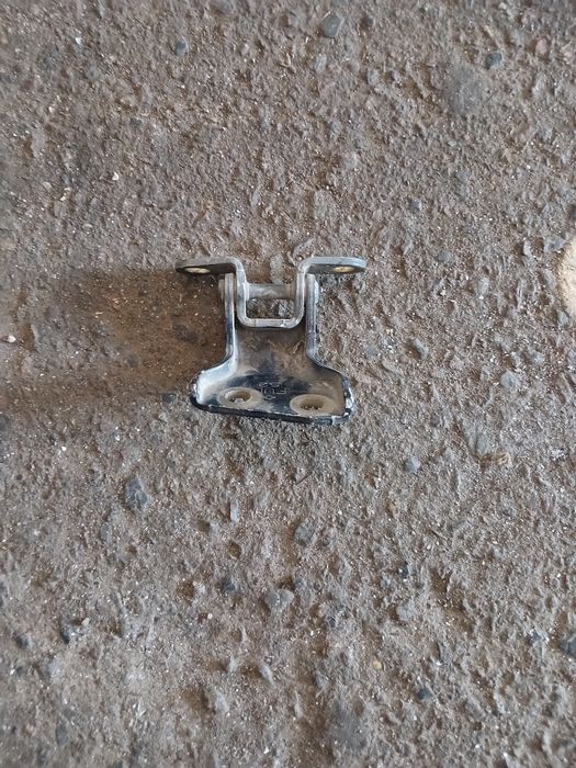 Петля двери Нисан Максима А32