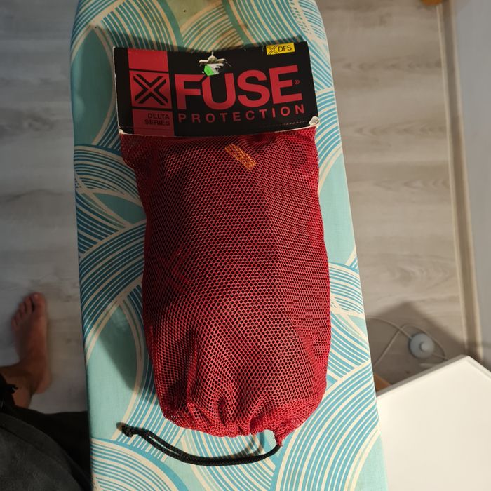 Genunchiere Fuse