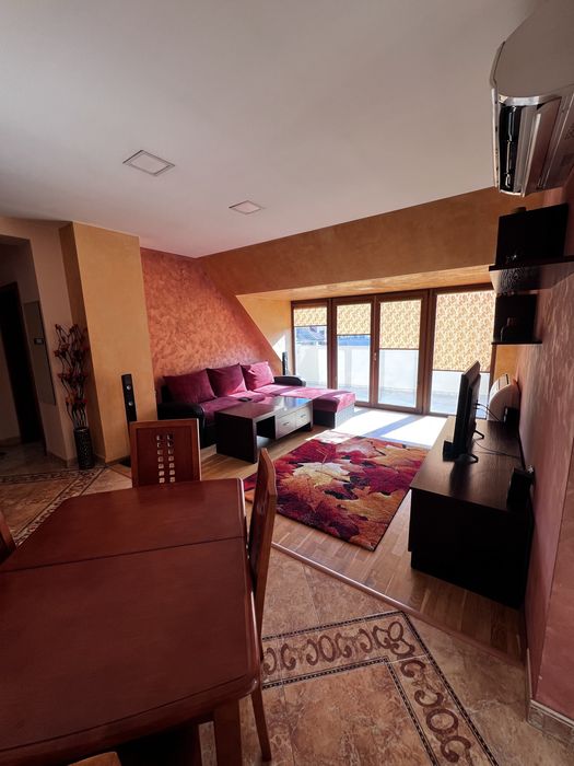 Дава се под наем Тристаен апартамент в Благоевград, Вароша - 92 кв.м за 598.23 € - Снимка #1