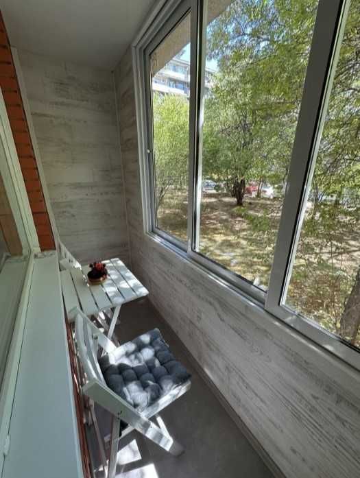 Дава се под наем Тристаен апартамент в София, Изток - 100 кв.м за 1100 € - Снимка #9