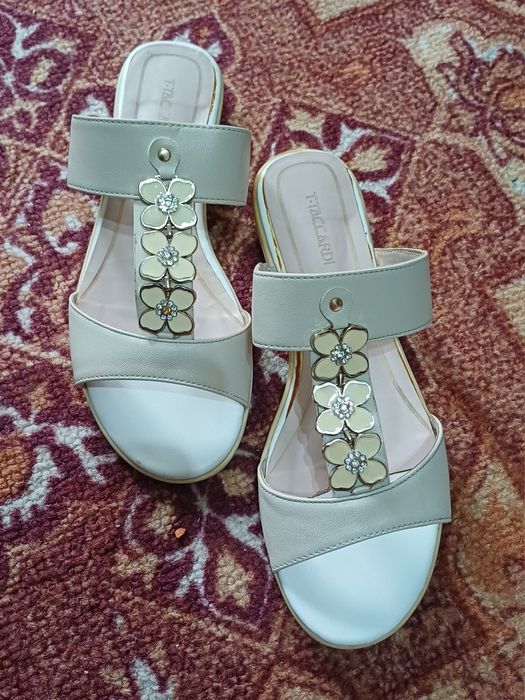 Шлепанцы женские