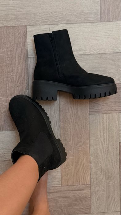 Продам Женские ботинки