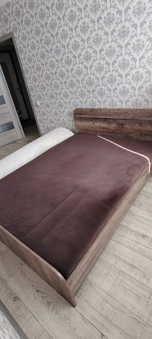 Двухспальная кровать