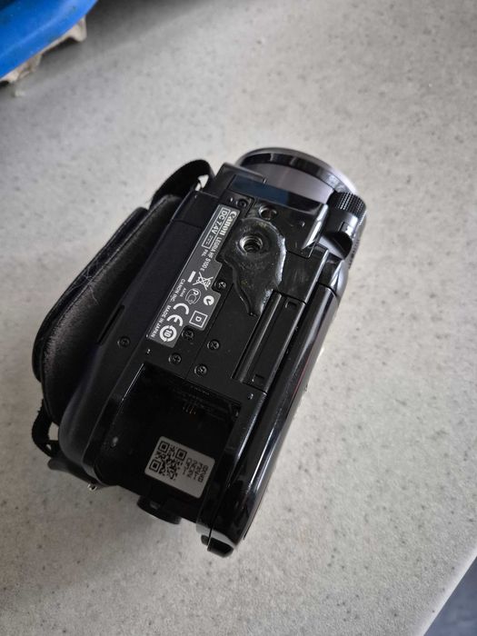 Canon LEGRIA HF S100 cameră video digitală Full HD cu accesorii