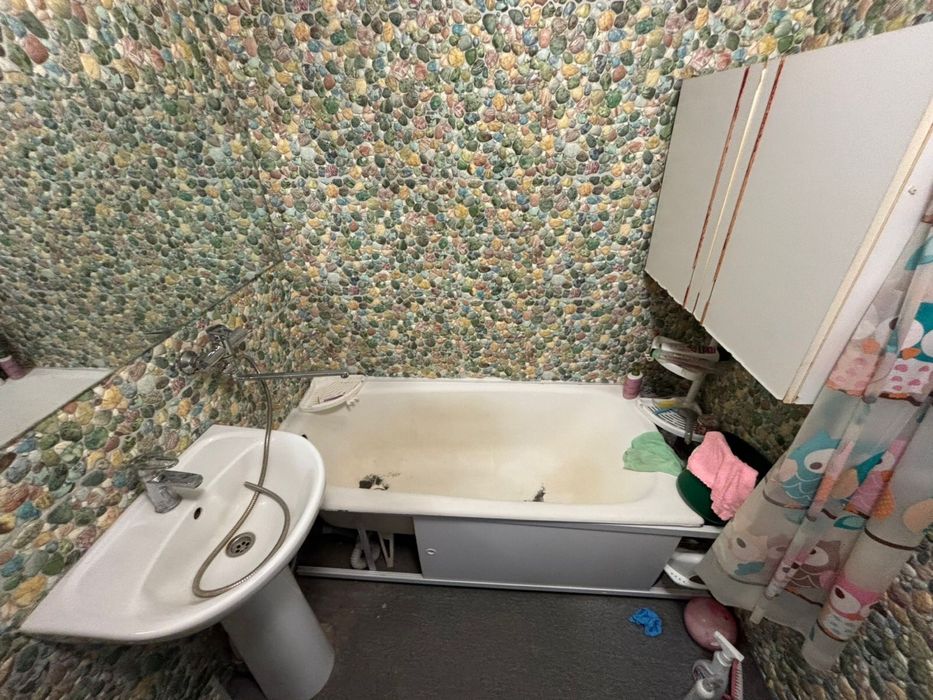 Продам 2 ком 5 мкр дом 5 цена 18