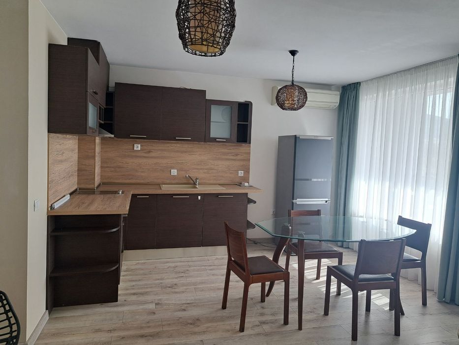 Отдавам апартамент под наем в с. Марково