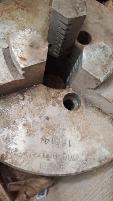 Патрон токарные трехкулачковые диаметр 200 мм Токарный патрон Ссср 200