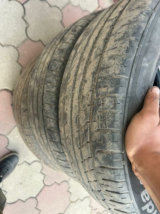 Шины 215/55/17 комплект