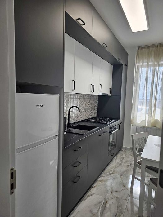 Inchiriez garsoniera