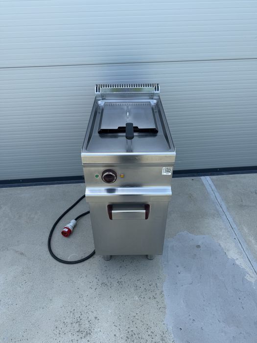 Friteuza simpla 13l - suport - MBM Italia - 380V - 9 KW