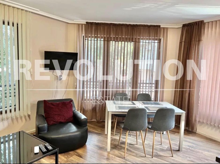 Дава се под наем Тристаен апартамент в Варна, Център - 85 кв.м за 800 € - Снимка #1