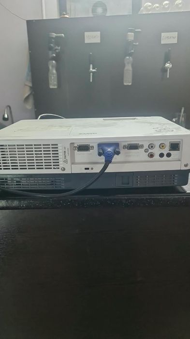 Проектор Sanyo PLC-XW200