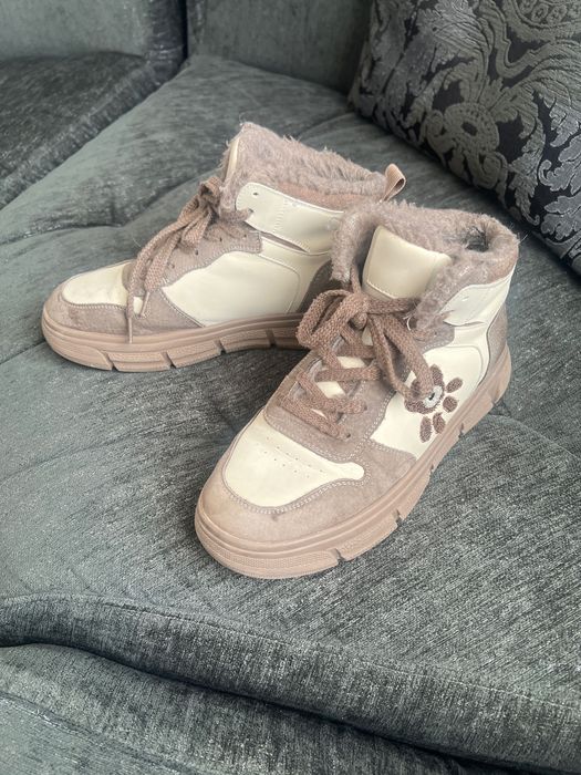 Продам женскую обувь