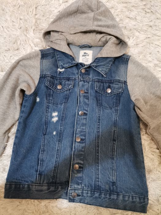 Vând geaca blugi băieți 11-12ani.