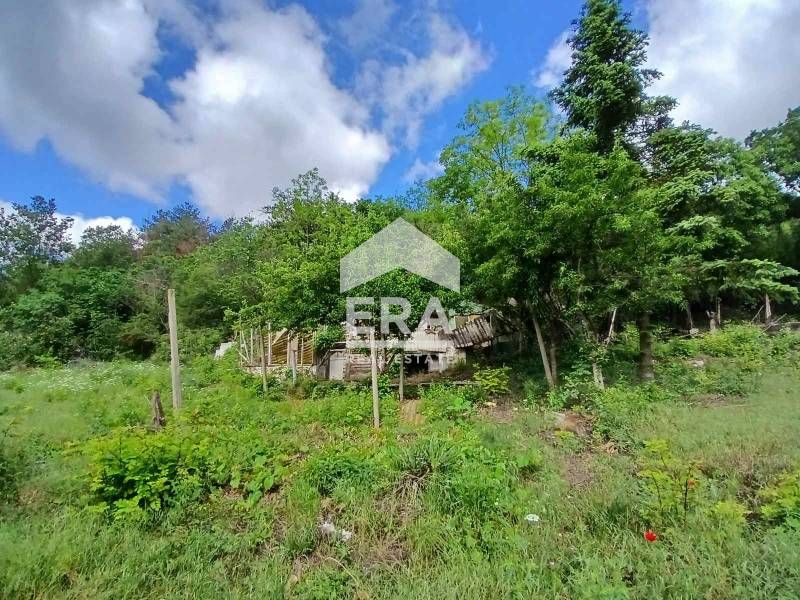 Ексклузивна къща за ремонт за продажба в село Кипра, област Варна