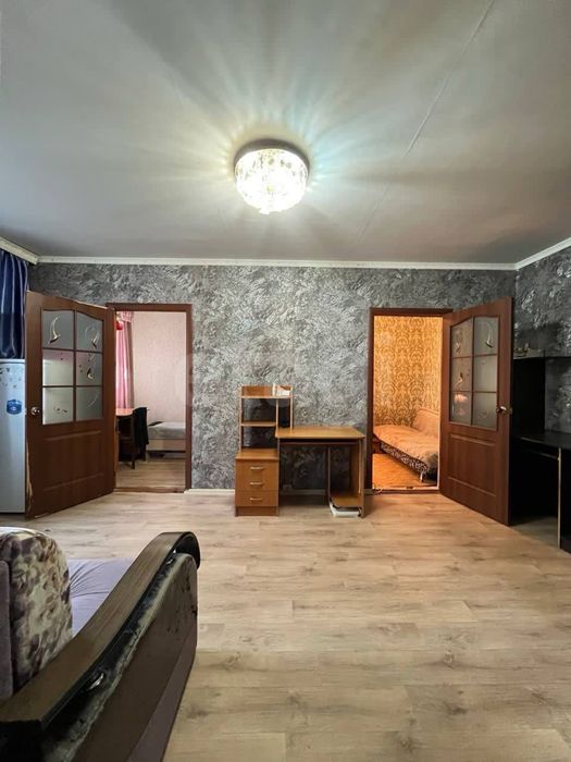 Продам 3 ком квартиру на Спутнике