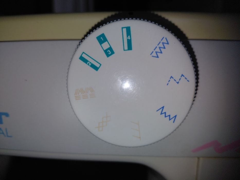 Maşină de cusut electrică Meister 406