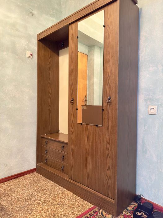 Вешалка шкаф для одежды