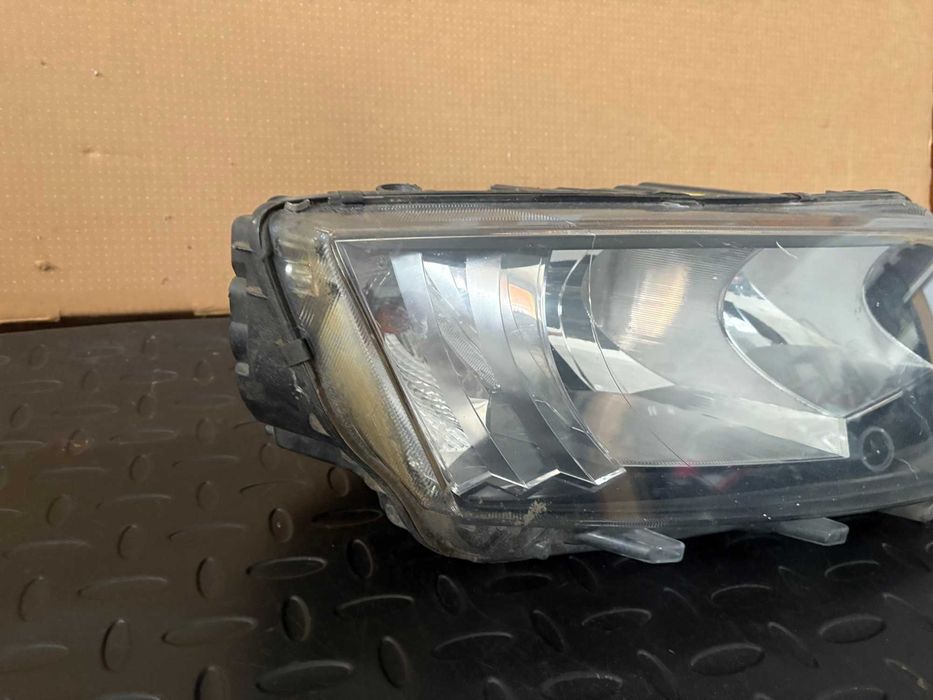 Десен фар за Шкода Октавия 3 / Skoda octavia III 2013 - 2017