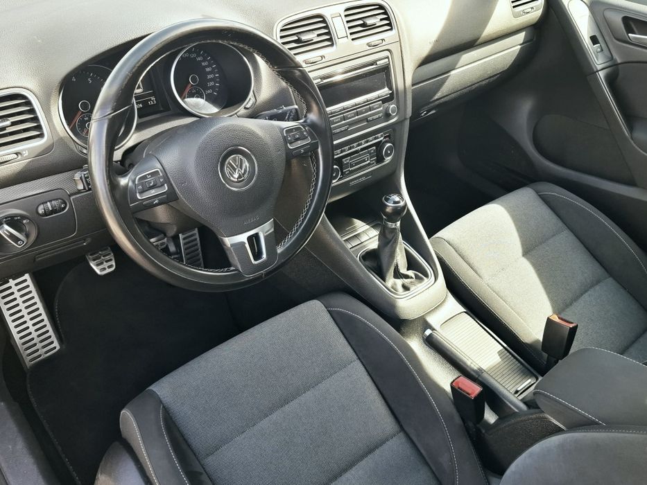 VW GOLF model STYLE 1.2 TSI Stare impecabila  revizii totale !
