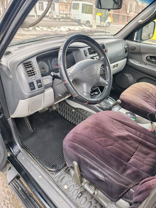 Машина митсубиси