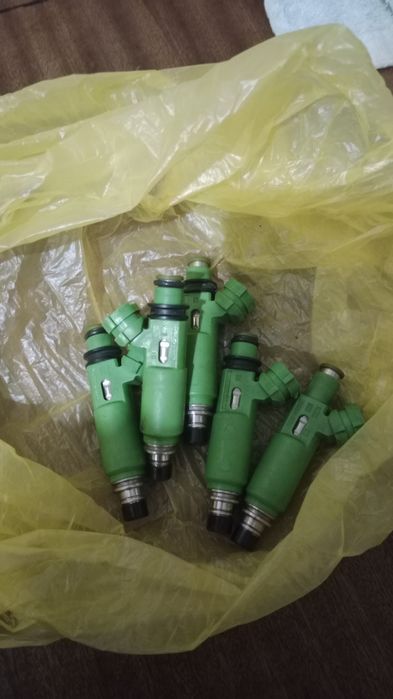 Продам форсунки 6g72.
