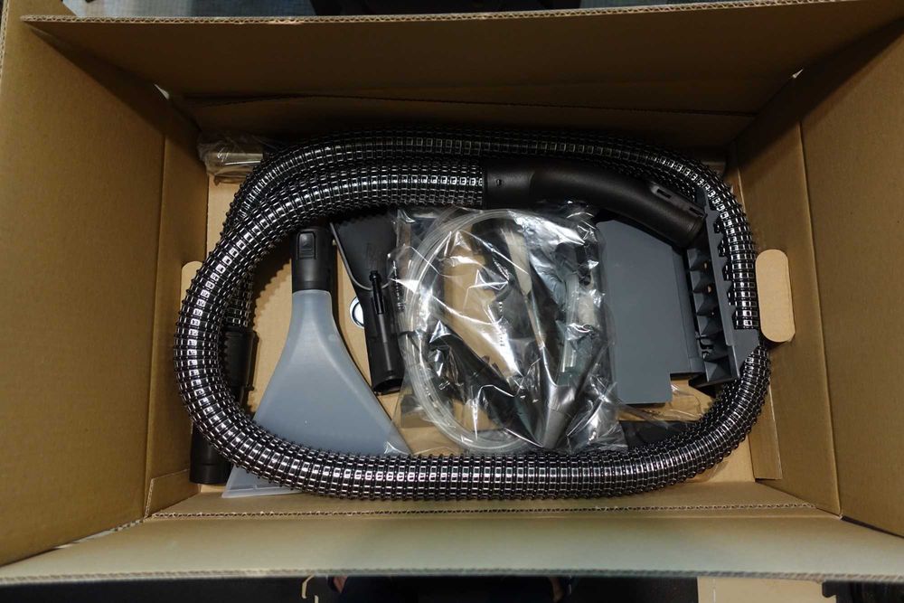 Прахосмукачка за мокро и сухо почистване Bosch BWD421PRO, 2100 W