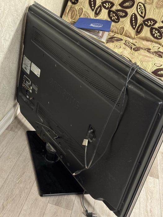 Samsung 40” Full HD Smart TV (+роутер в подарок)