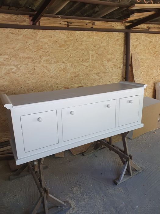 Execut lucrari de tamplarie din lemn masiv