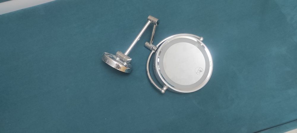 Зеркало с регулировкой