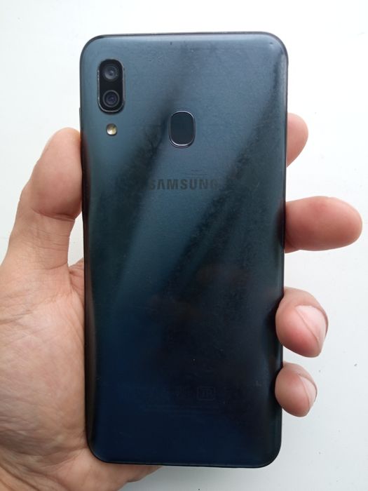Samsung A30 4/32 gb Grey