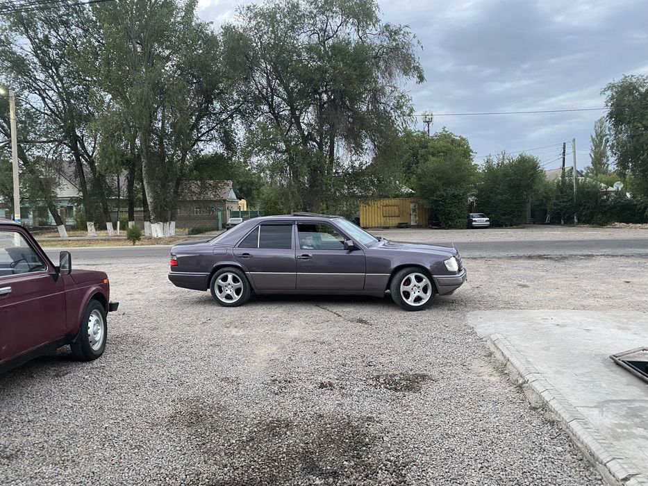 Продается легендарный мерседес е220