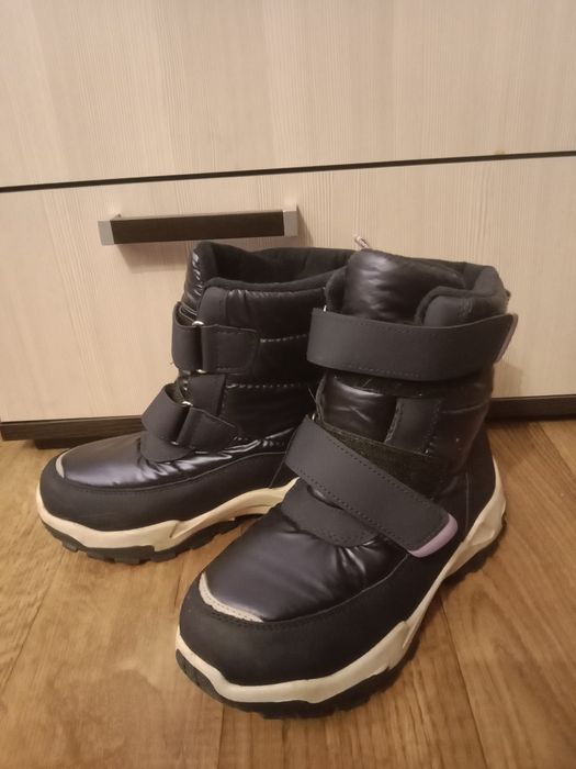 Продаю детскую обувь