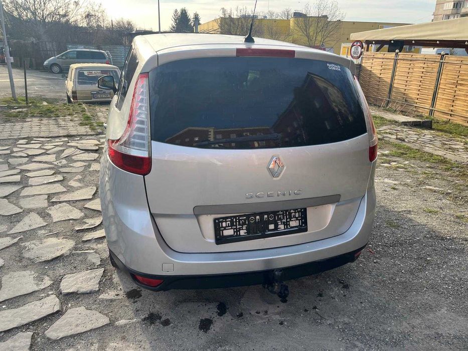 Renault Scenic 7 locuri, 2011, gri