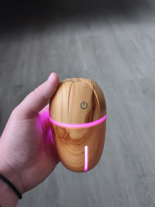 Umidificator portabil lumini RGB, 35 lei, doar in Cluj