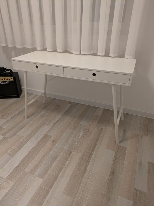Vând Birou Alb MDF